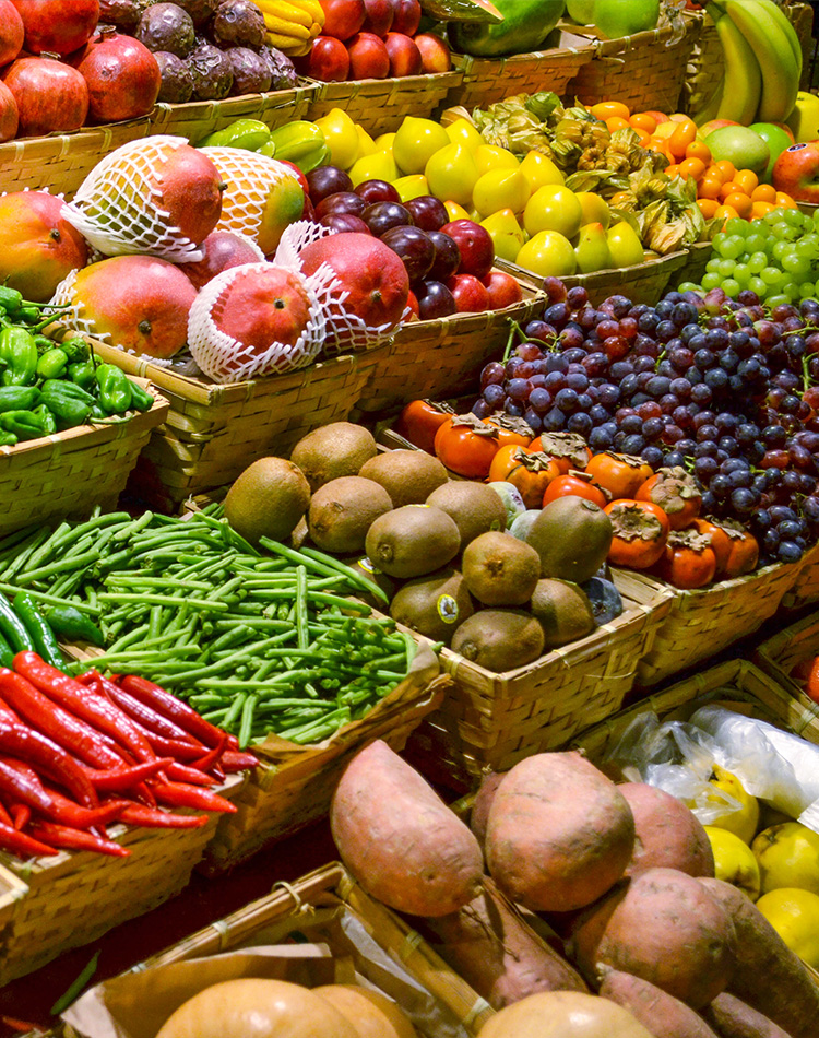Make your produce section the heart of your store with our fresh, high-quality fruits and vegetables